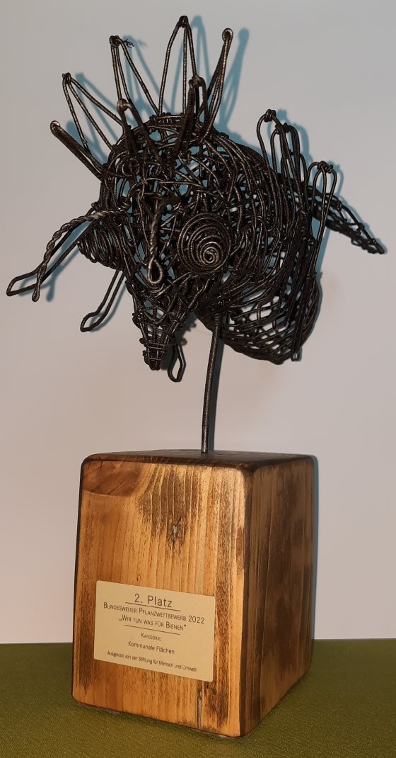 Bienen-Skulptur