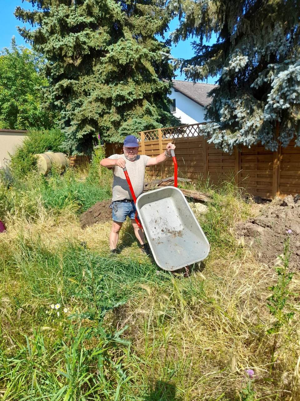 Erdhaufen wird angelegt