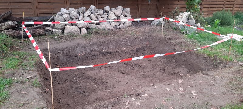 Grube für das Sandbeet