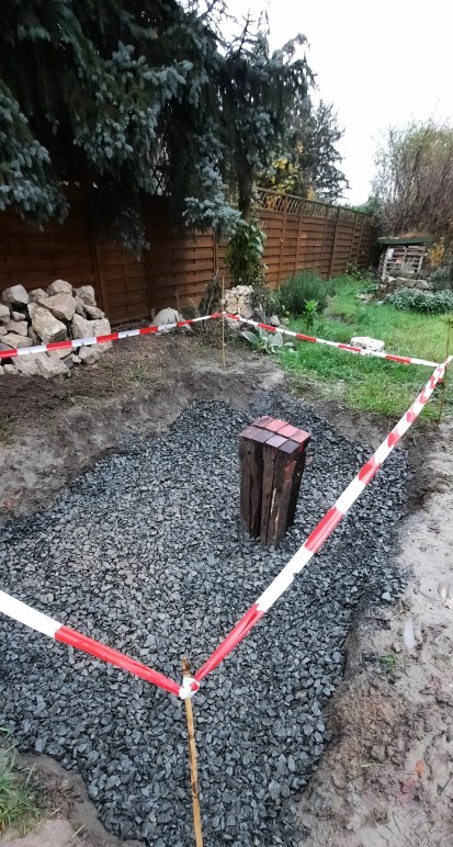 Sandbeet mit Schotter