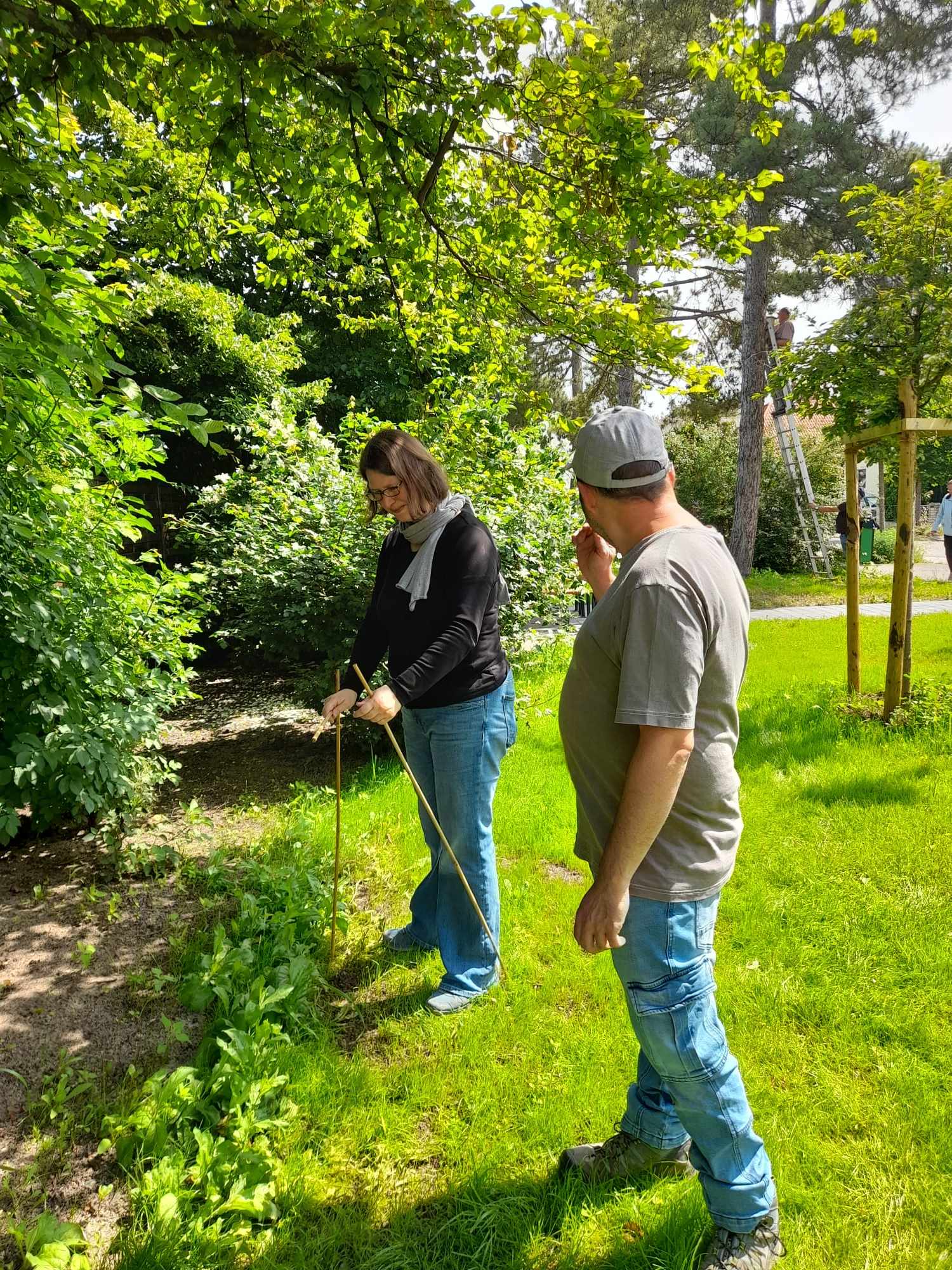 Absperrung und Schilder werden angebracht
