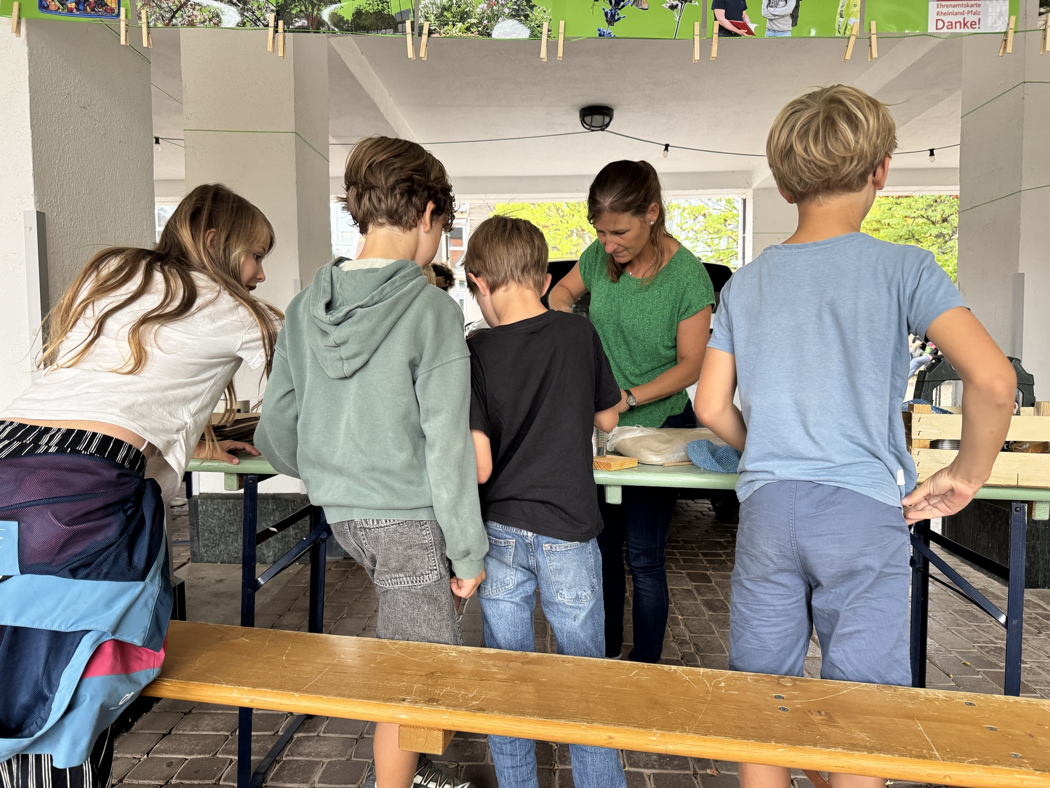 Wildbienen-Nistdosen-Team3